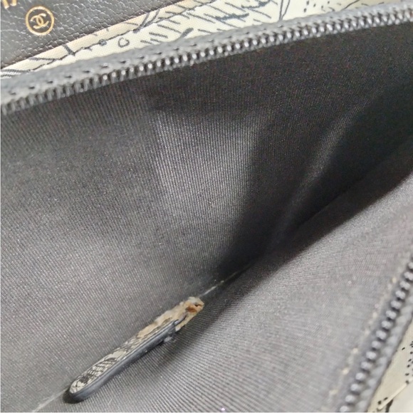 Chanel Black Leather Zip Wallet with Gold Accents - Picture 6 of 10